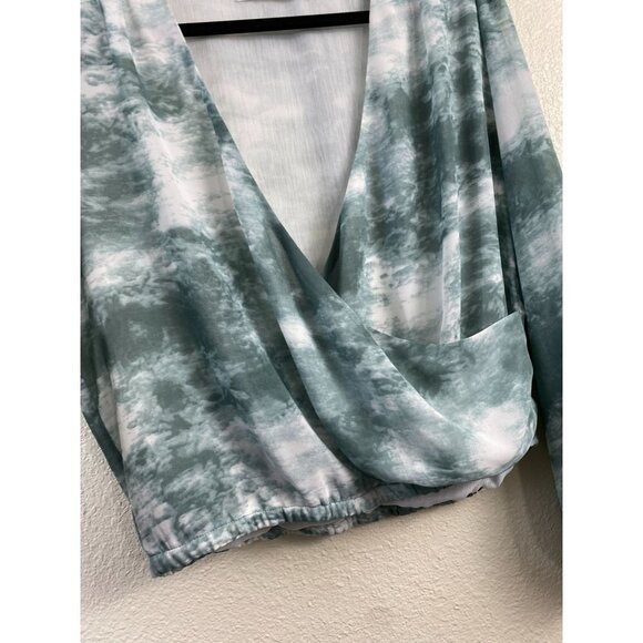 ASTR The Label faux Wrap Top Womens Medium Green Tie Dye Boho Beach Vacation - Picture 11 of 15